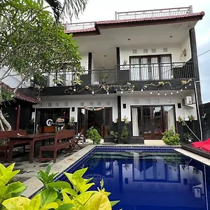 Parmilla Uluwatu Hostel